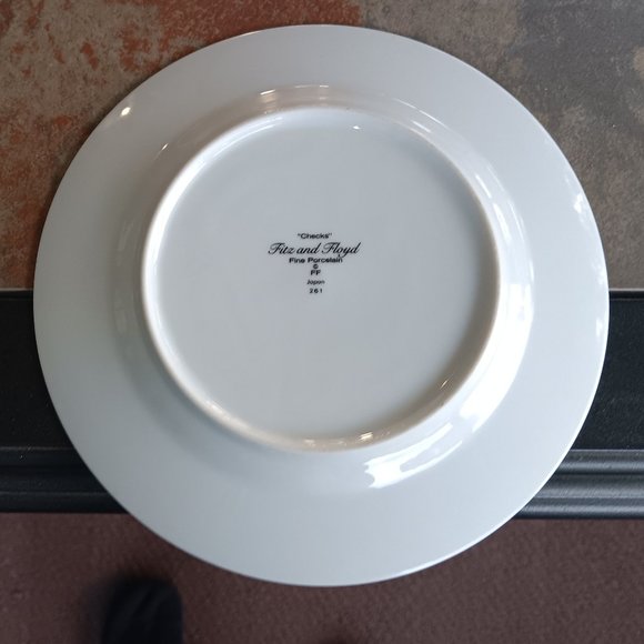 "Checks" design on this Fritz and Floyd plate.  1990s - Picture 4 of 5